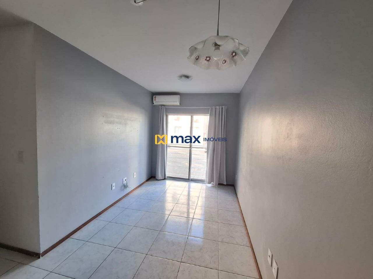 Apartamento para aluguel no Itaipava: Sala