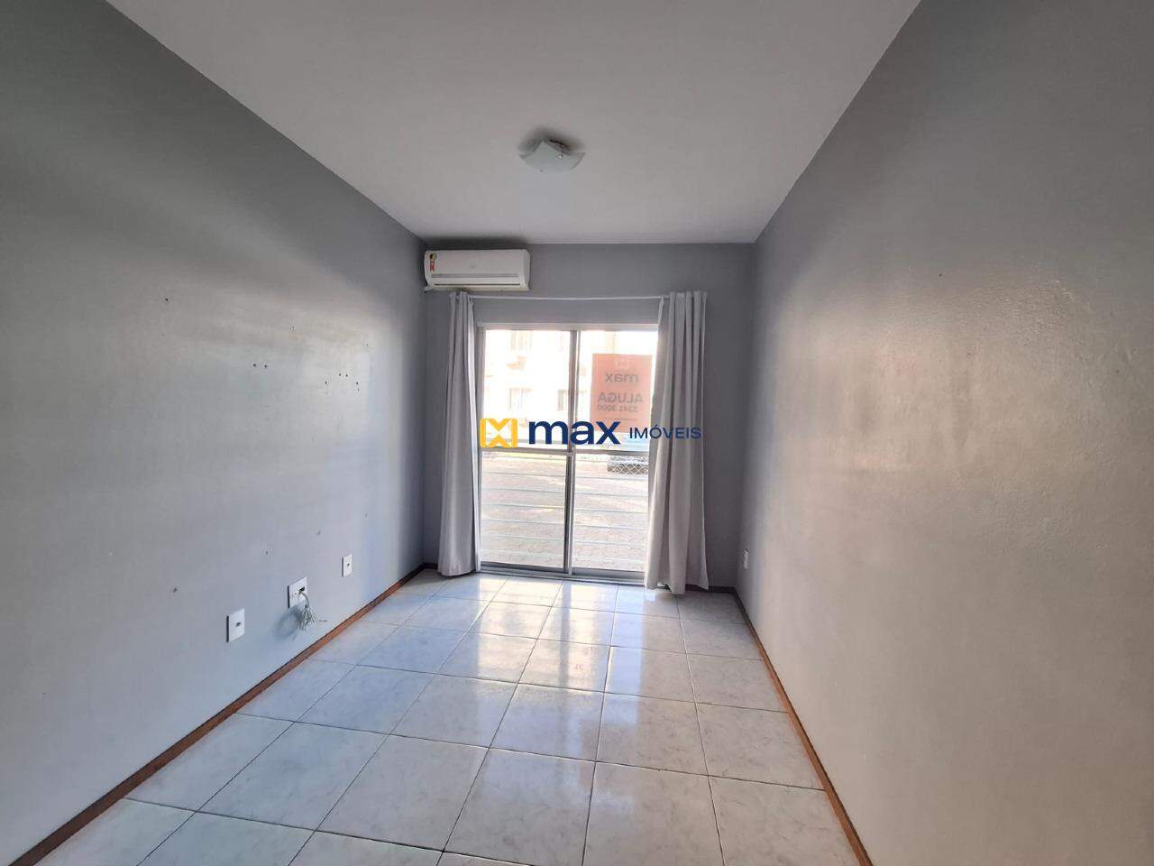 Apartamento para aluguel no Itaipava: Sala