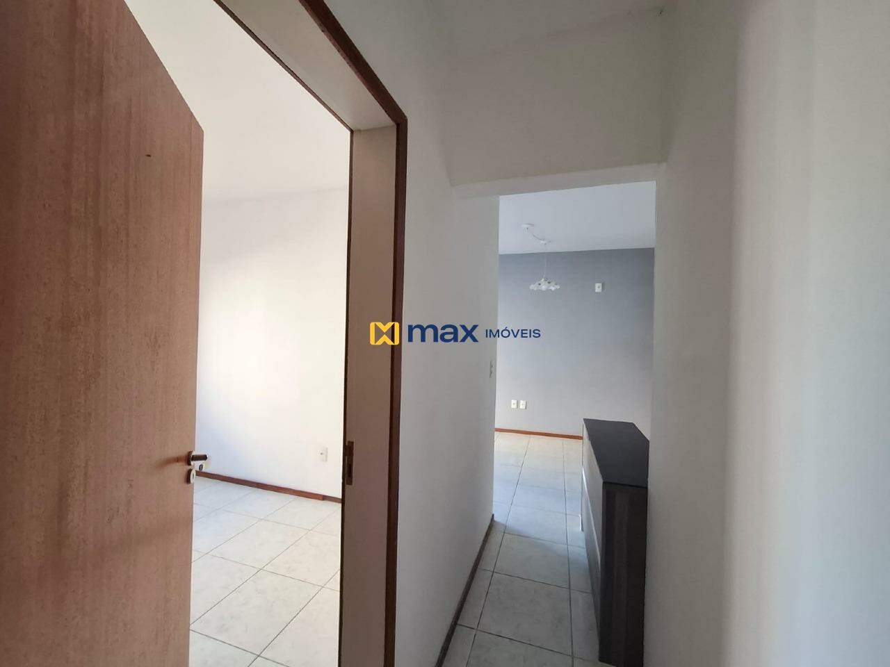 Apartamento para aluguel no Itaipava: Corredor