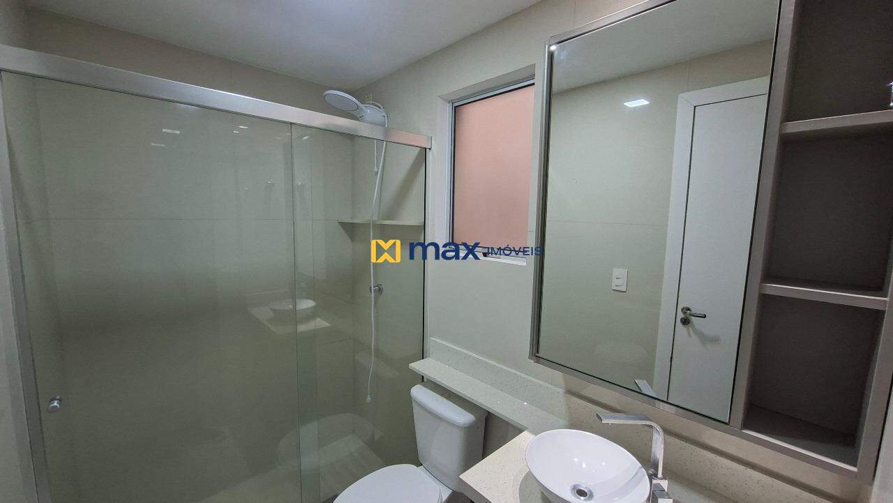 Apartamento para aluguel no Itaipava: Banheiro Social