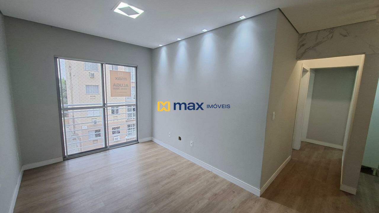 Apartamento para aluguel no Itaipava: Sala de Estar/Jantar