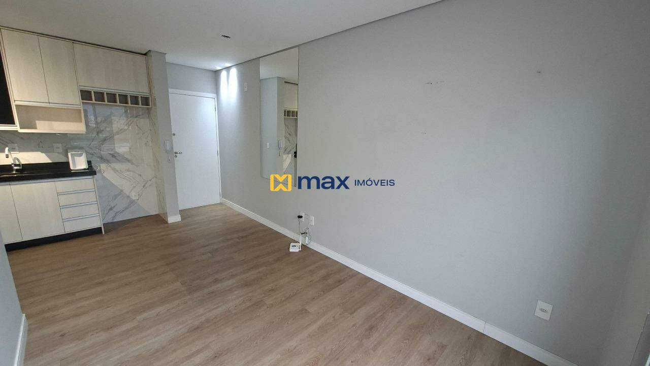 Apartamento para aluguel no Itaipava: Sala de Estar/Jantar