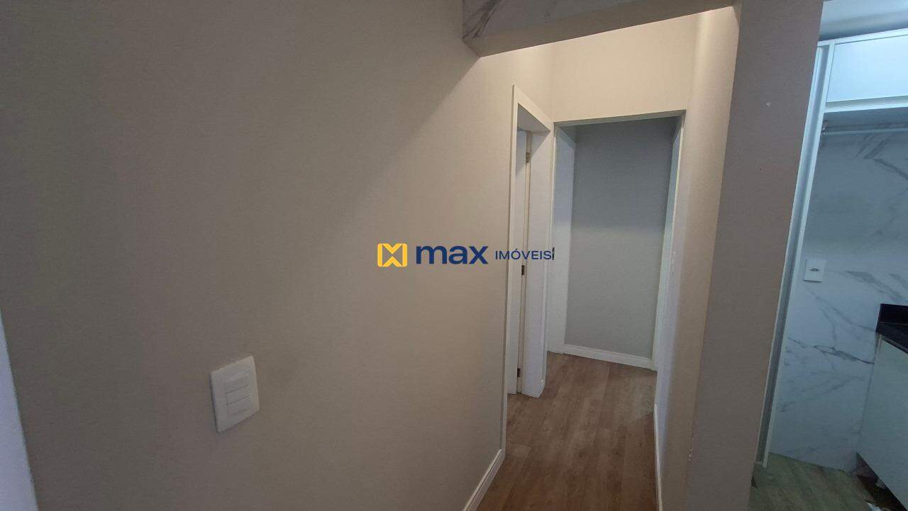Apartamento para aluguel no Itaipava: Hall dos Quartos