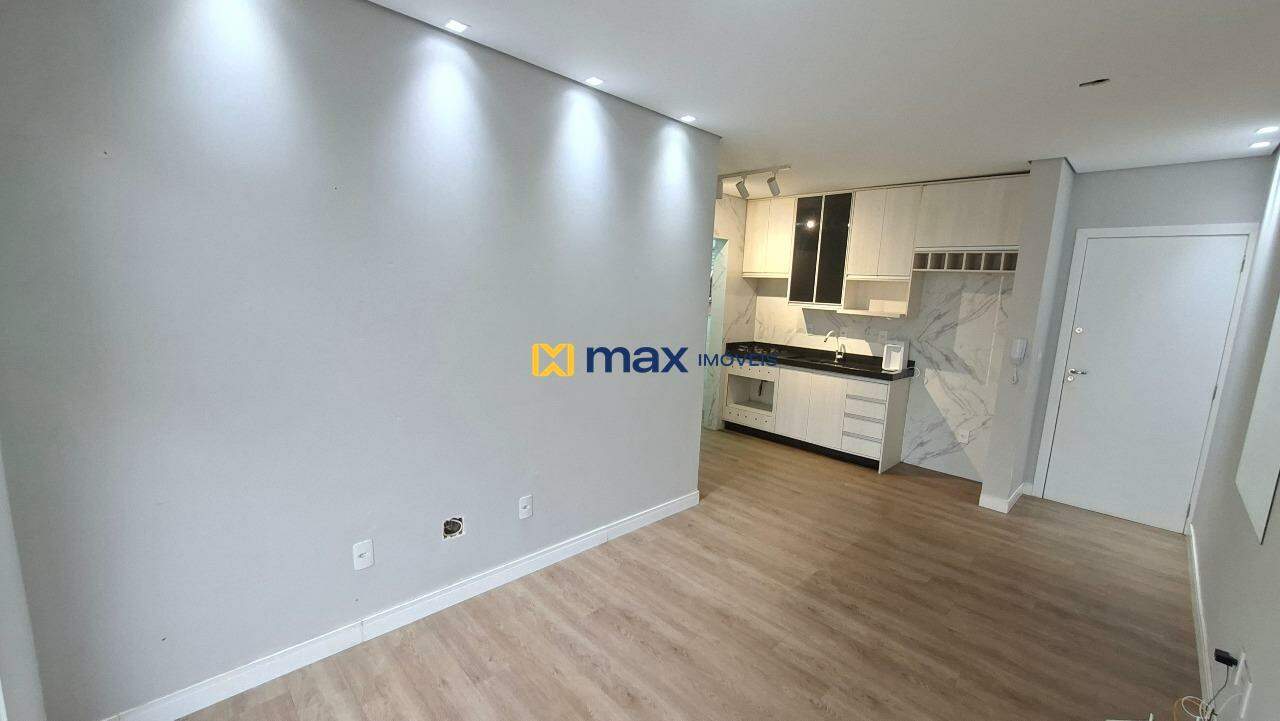 Apartamento para aluguel no Itaipava: Sala de Estar/Jantar
