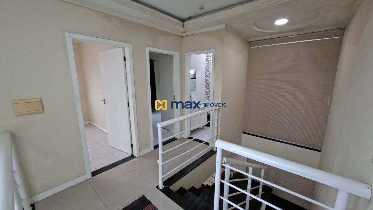 Casa para aluguel no São Vicente: Hall 2° Piso