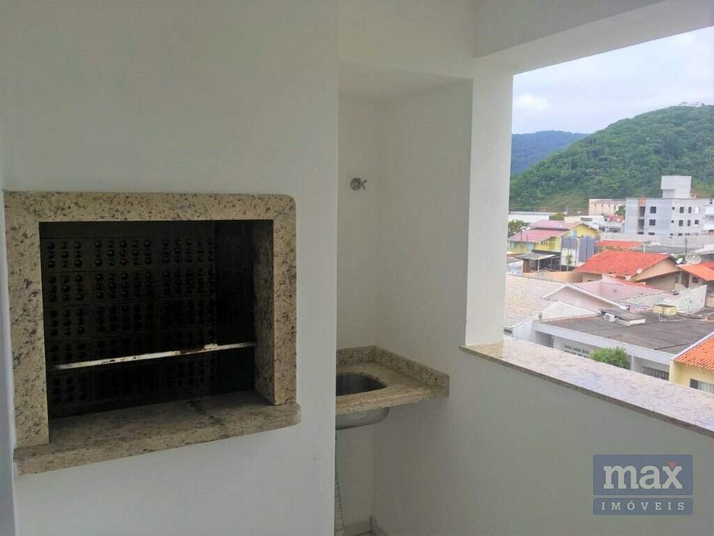 Apartamento à venda no Carvalho: Sacada com churrasqueira