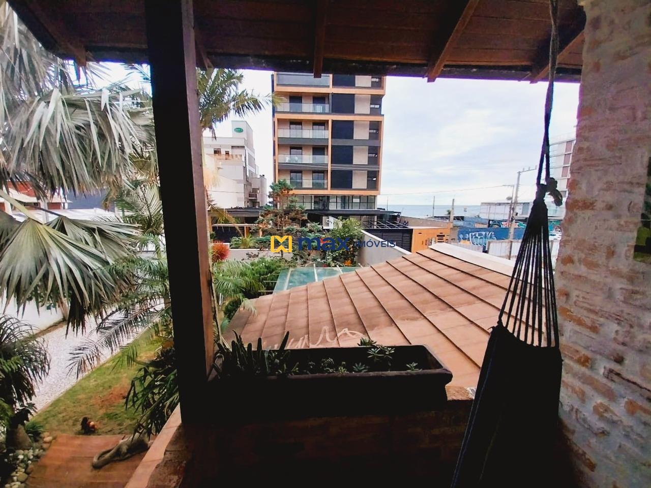 Casa para aluguel no Praia Brava: Sacada da Suíte