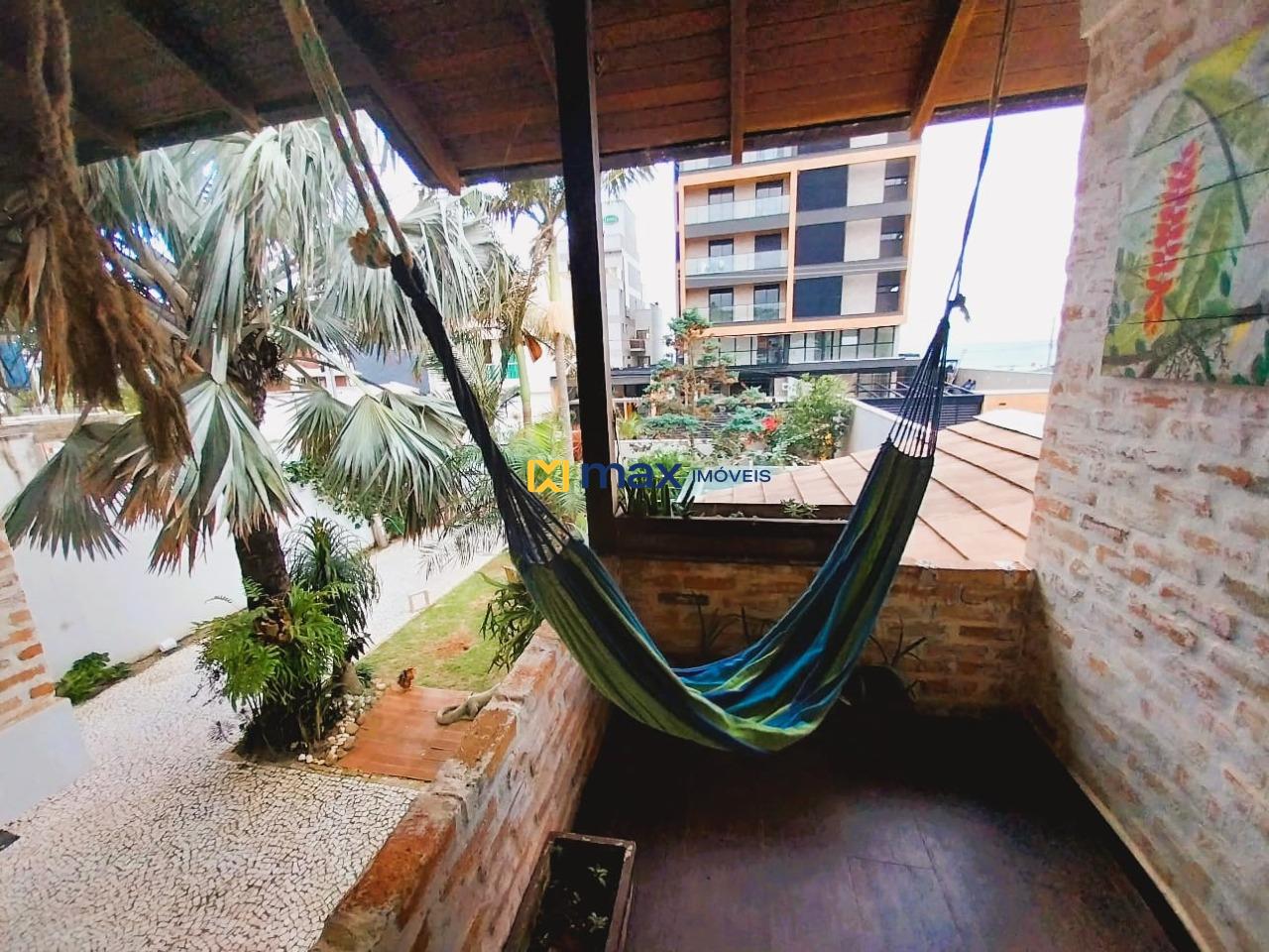 Casa para aluguel no Praia Brava: Sacada da Suíte