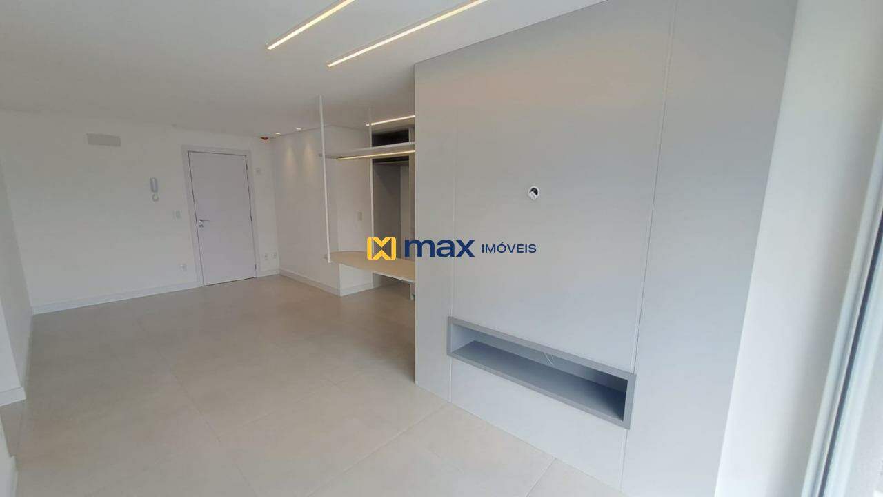 Apartamento para aluguel no Praia Brava: Sala de Estar e Jantar