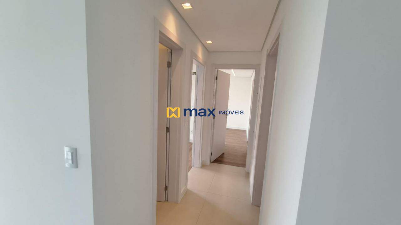 Apartamento para aluguel no Praia Brava: Hall dos Quartos