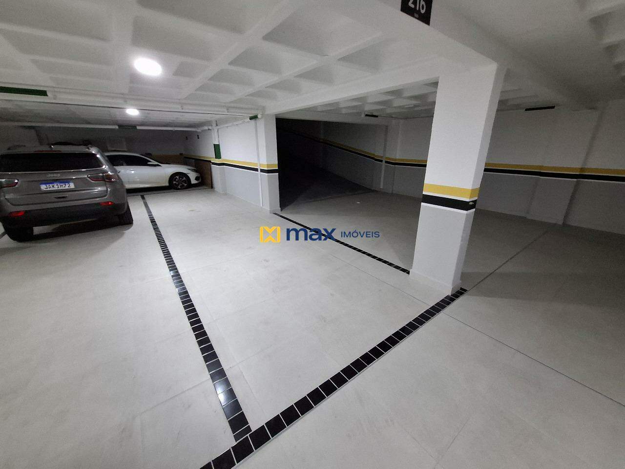 Apartamento para aluguel no Praia Brava: Garagem