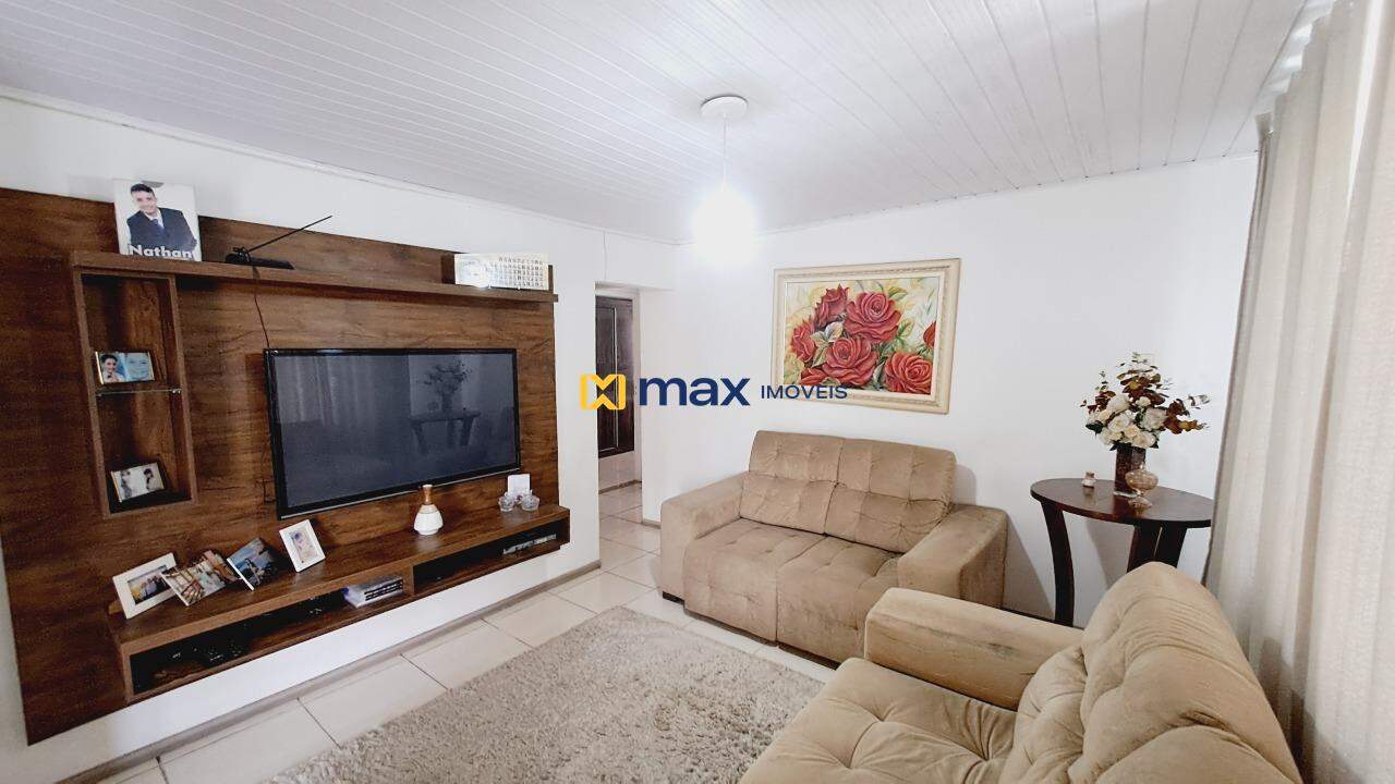 Casa à venda no Cordeiros: Sala de estar