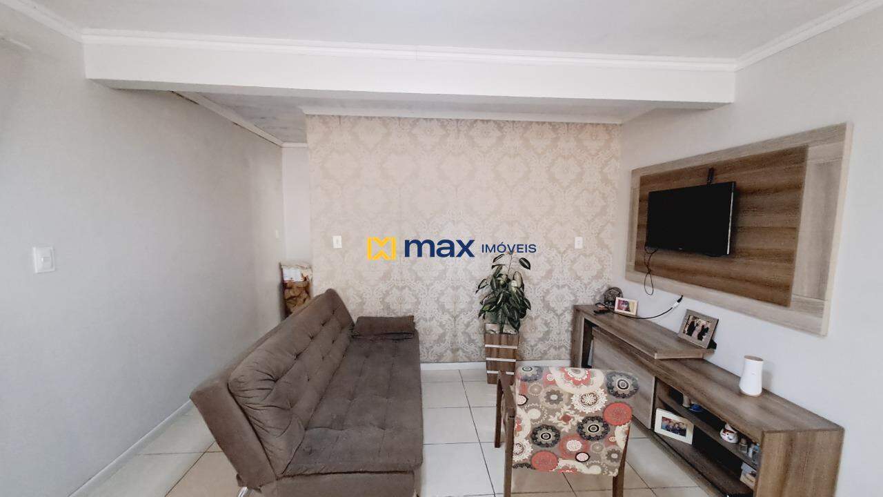Casa à venda no Cordeiros: Sala de TV