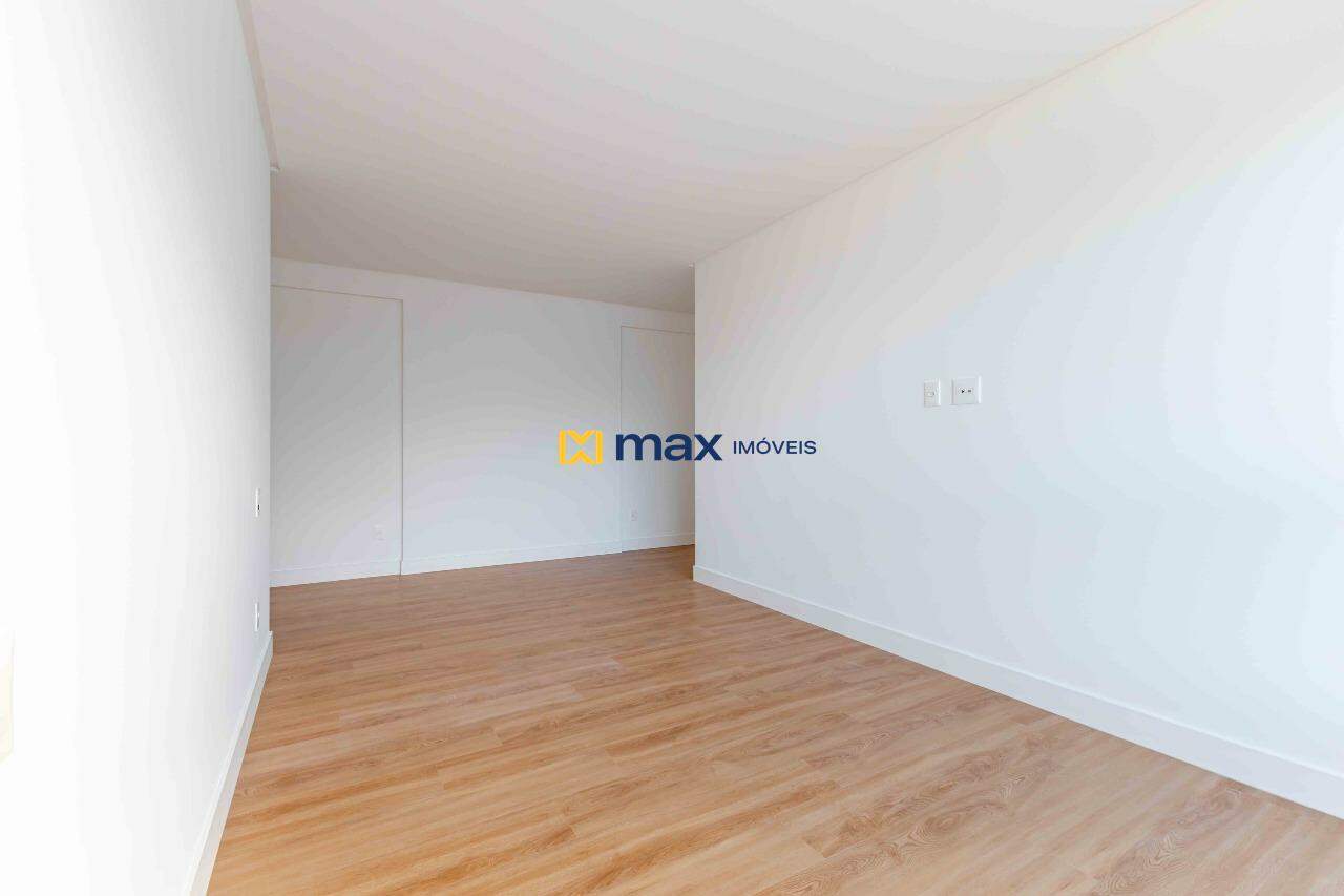 Apartamento à venda no Praia Brava: Suíte 3