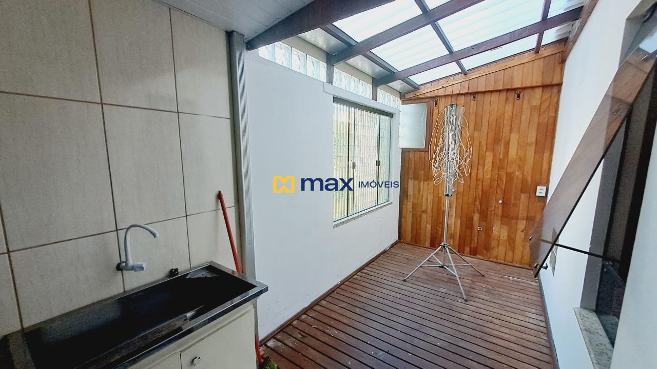 Casa à venda no Centro: Área de serviço