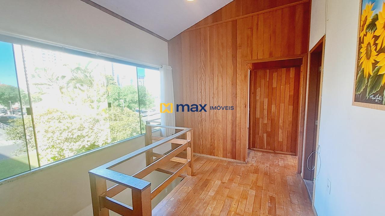 Casa à venda no Centro: Hall