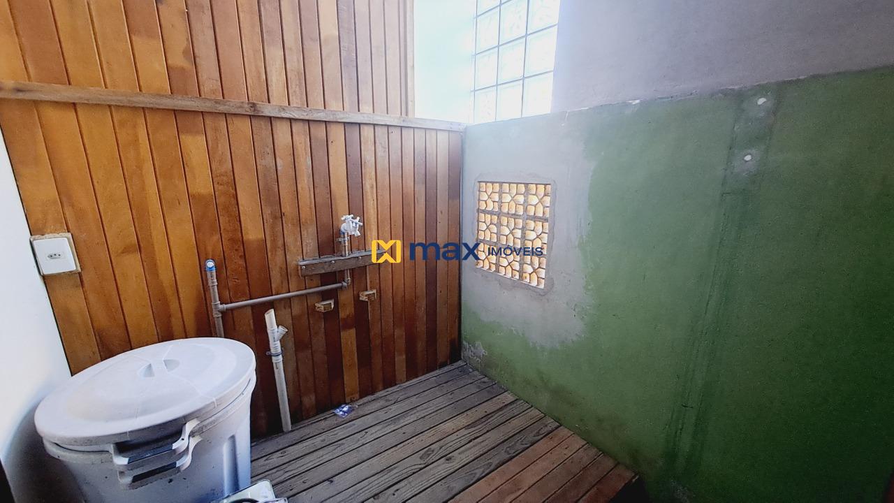 Casa à venda no Centro: Área de serviço