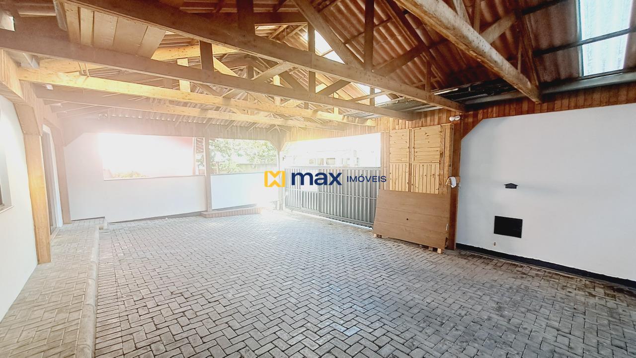 Casa à venda no Centro: Entrada/garagem