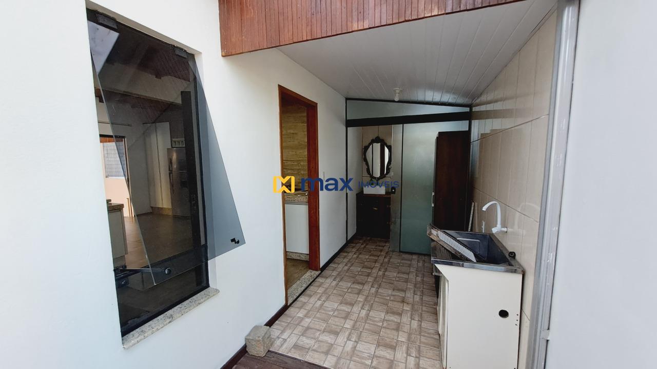 Casa à venda no Centro: Área de serviço