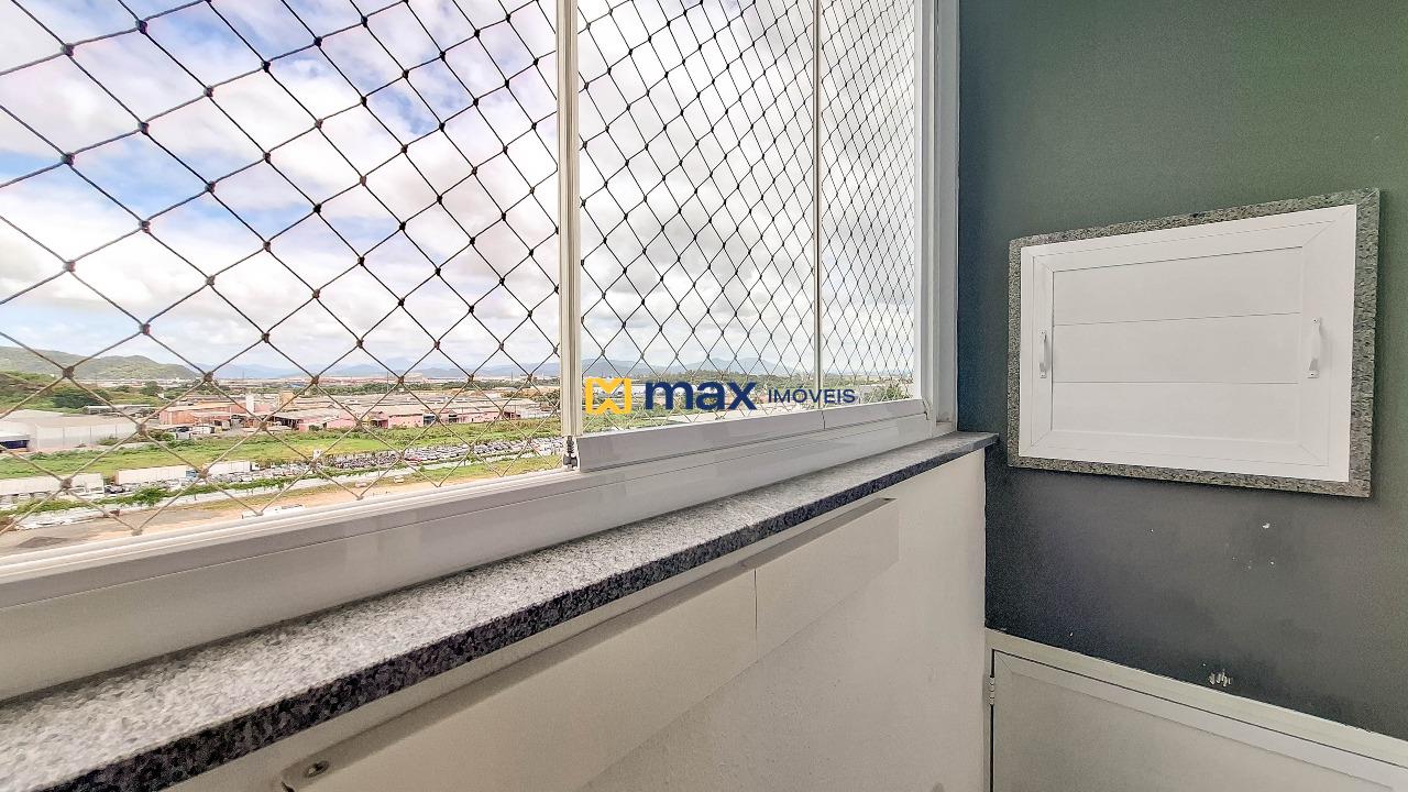 Apartamento à venda no Cordeiros: Sacada com churrasqueira