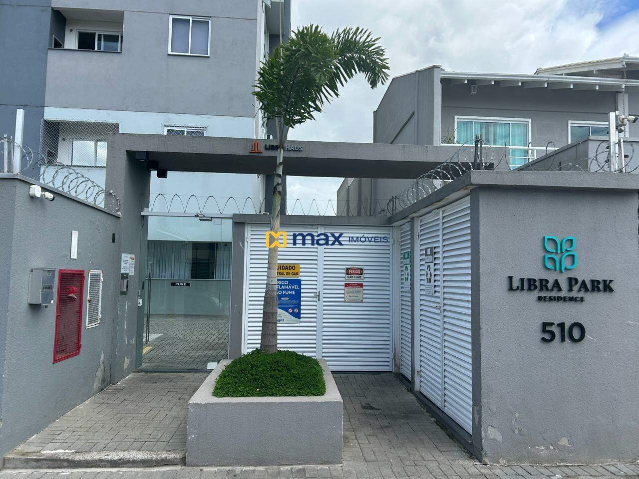 Apartamento à venda no Cordeiros: Entrada