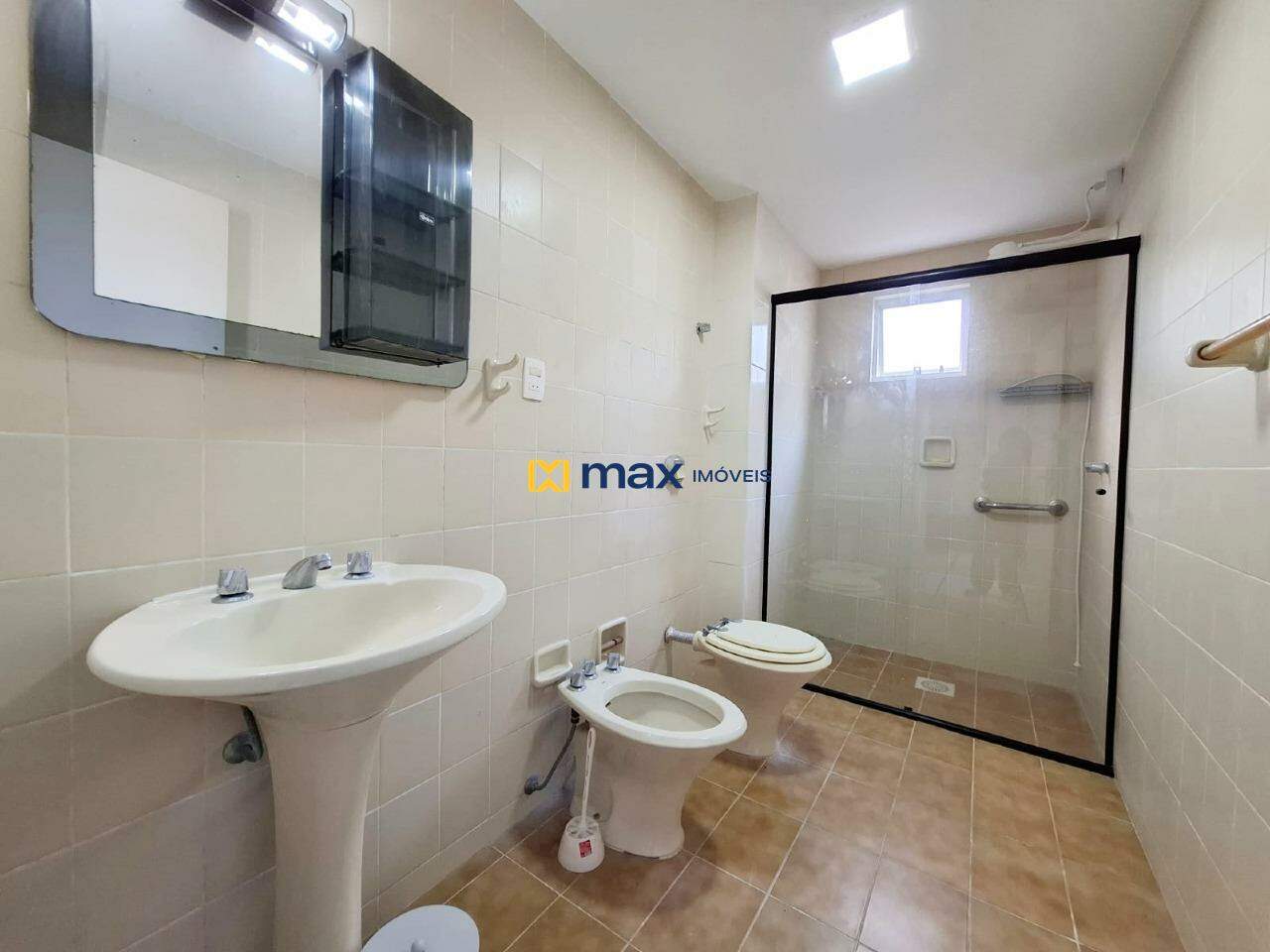 Apartamento para aluguel no Centro: Banheiro Suíte