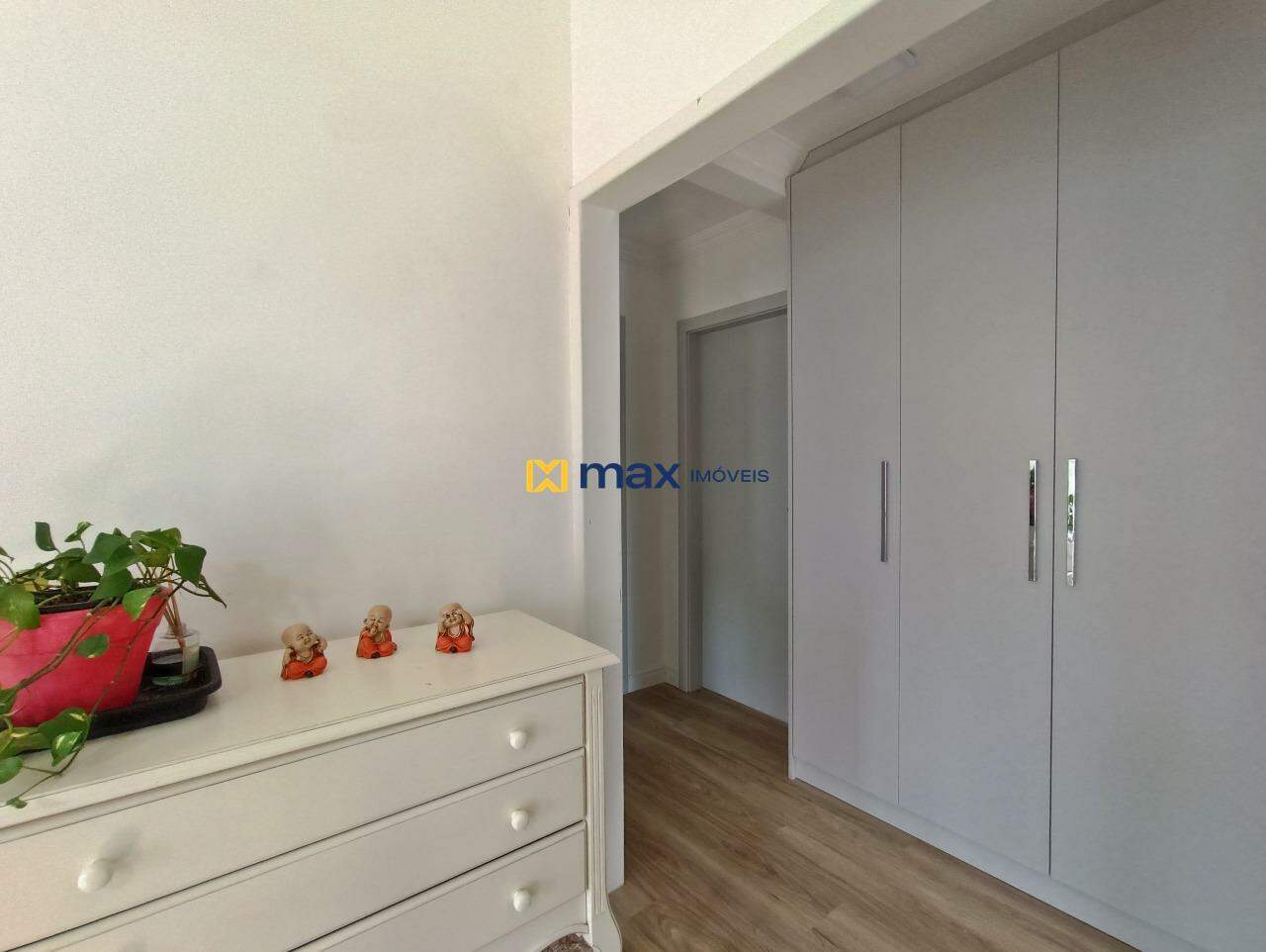 Casa à venda no Ariribá: hall área íntima