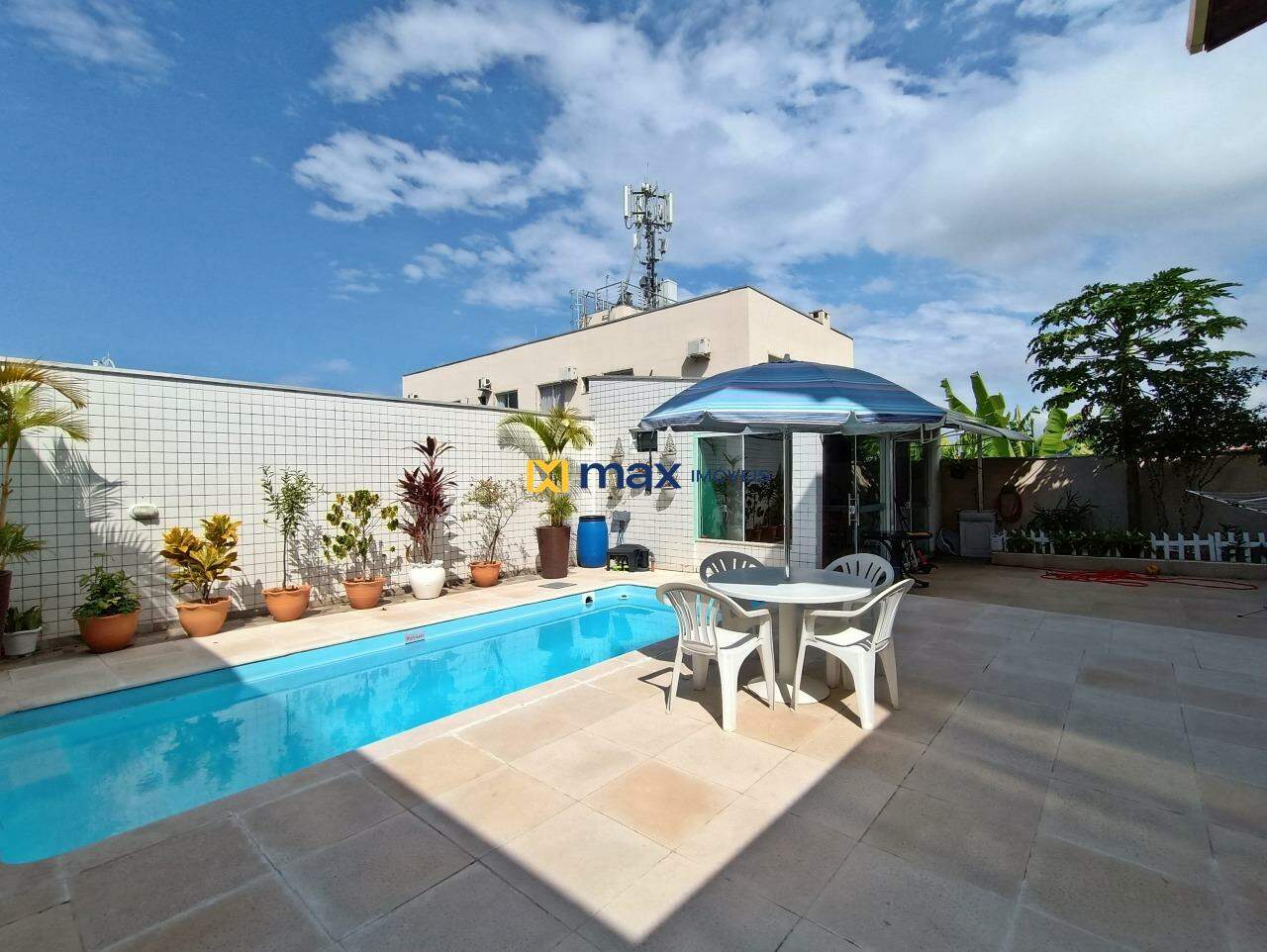 Casa à venda no Ariribá: área externa | fundos