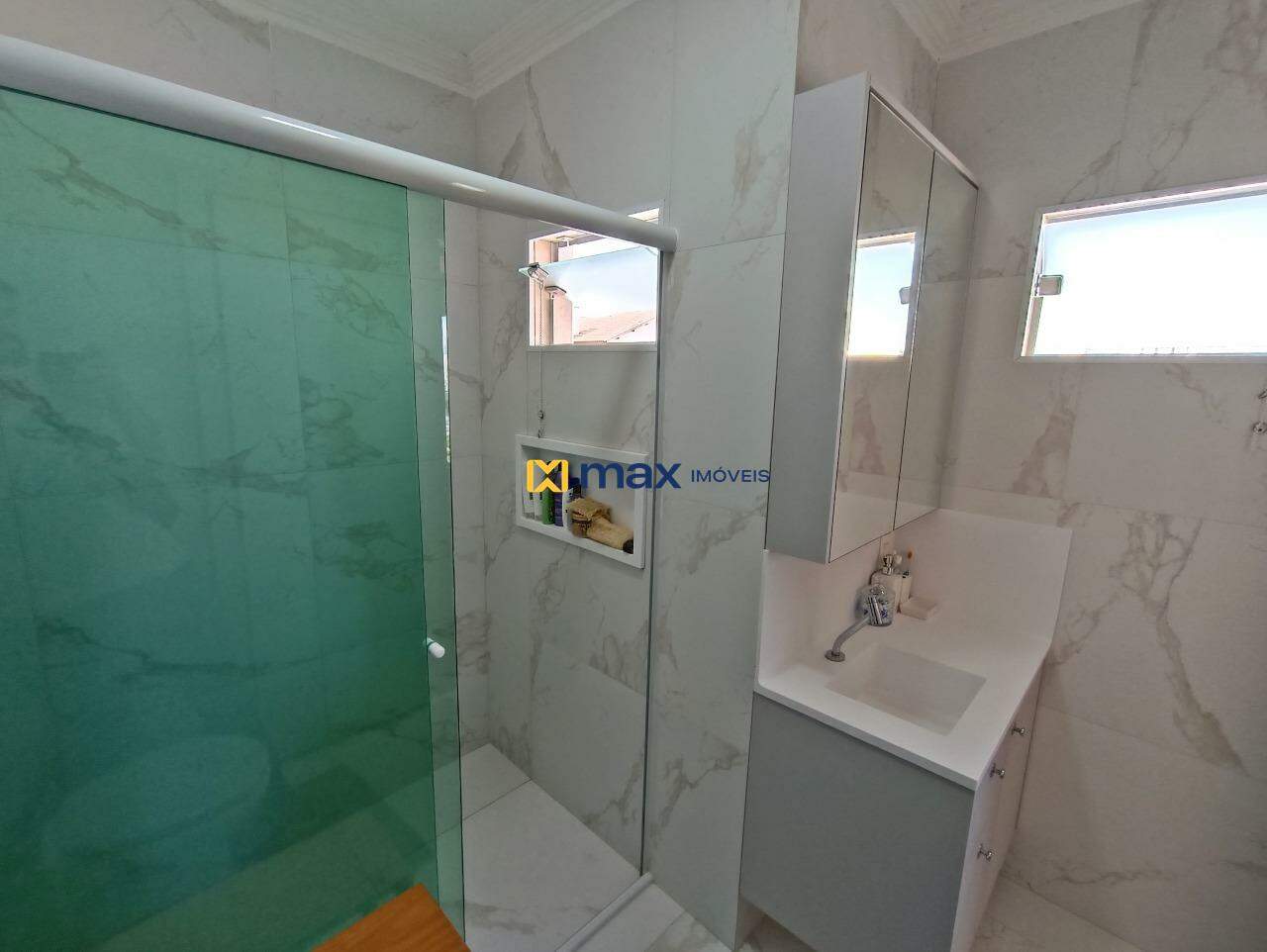 Casa à venda no Ariribá: banheiro suíte 01