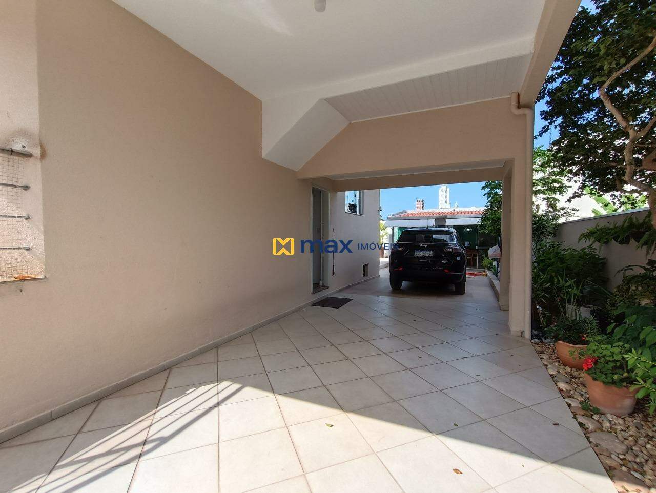 Casa à venda no Ariribá: garagem