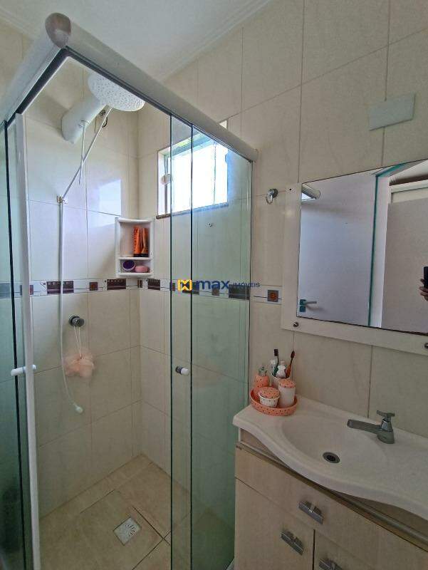 Casa à venda no Ariribá: banheiro suíte 02