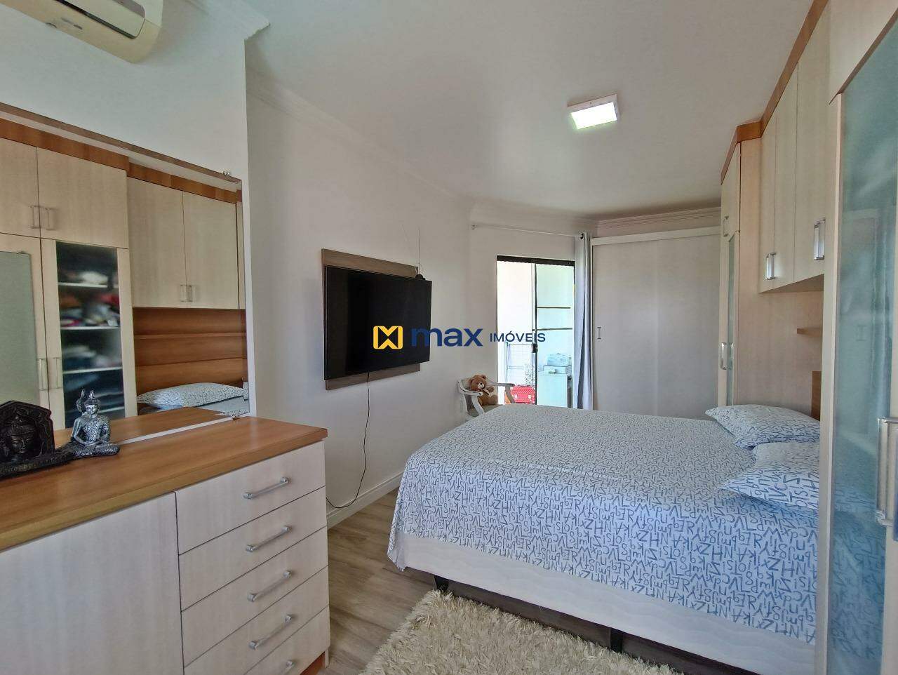 Casa à venda no Ariribá: suíte 01