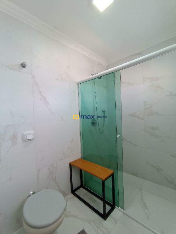 Casa à venda no Ariribá: banheiro suíte 01