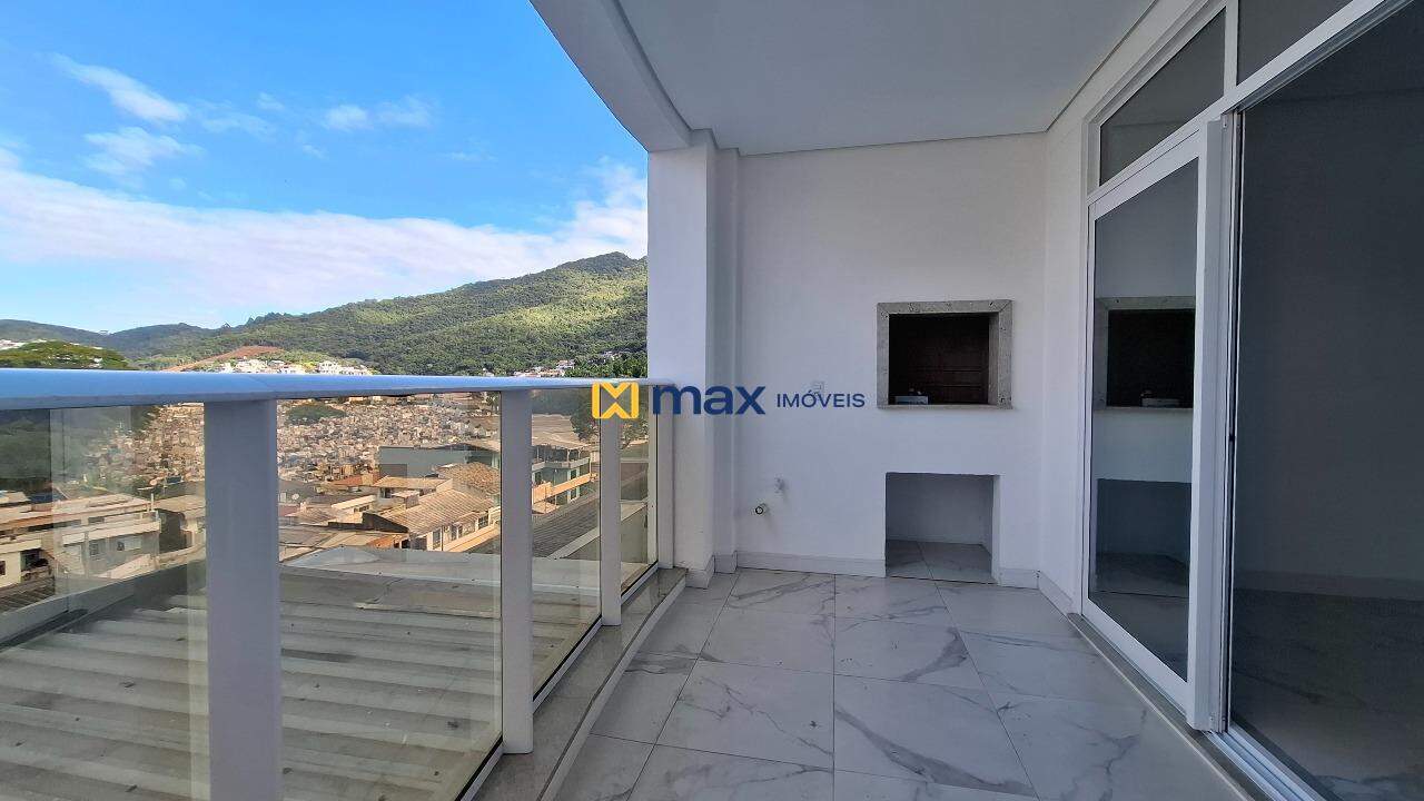 Apartamento à venda no Fazenda: Sacada com churrasqueira