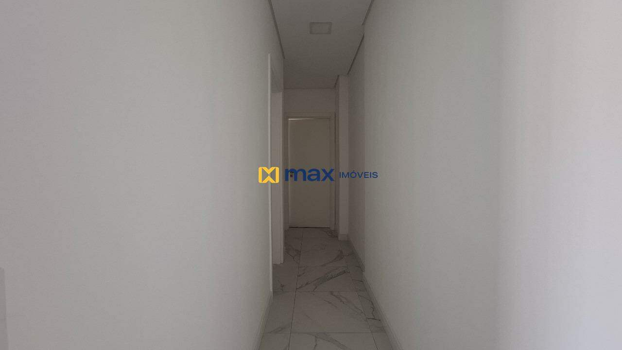 Apartamento à venda no Fazenda: Corredor