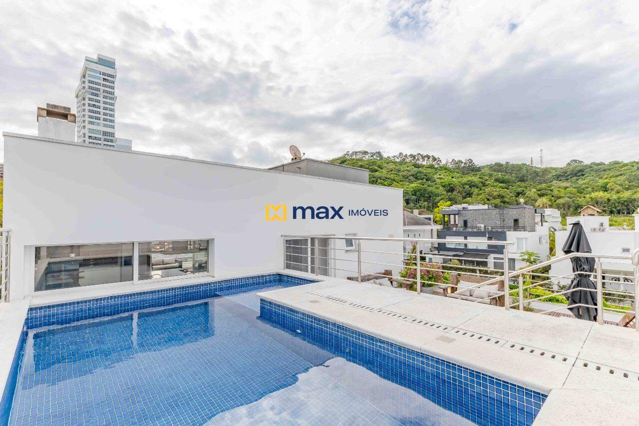Casa à venda no Praia Brava: Piscina