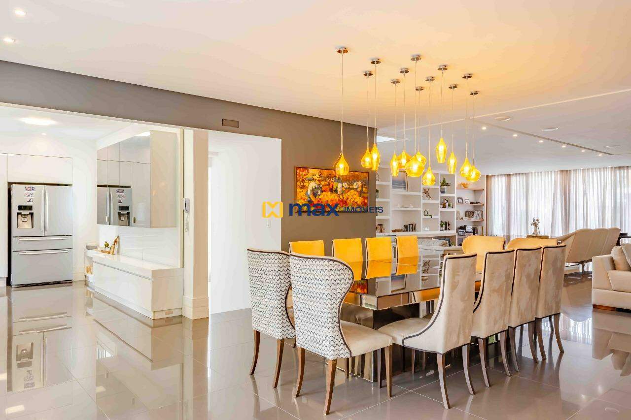 Casa à venda no Praia Brava: Sala de jantar