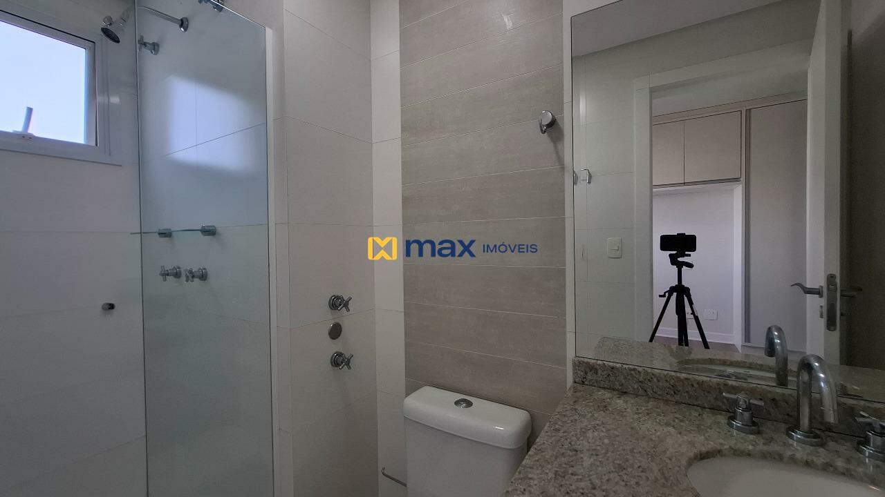 Apartamento à venda no Centro: Banheiro suíte