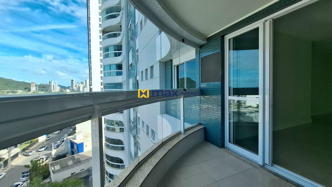 Apartamento à venda no Centro: Sacada com churrasqueira