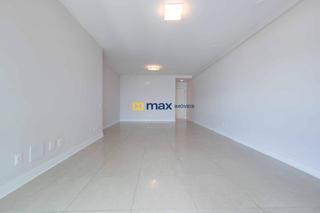 Apartamento à venda no Centro: Living integrado