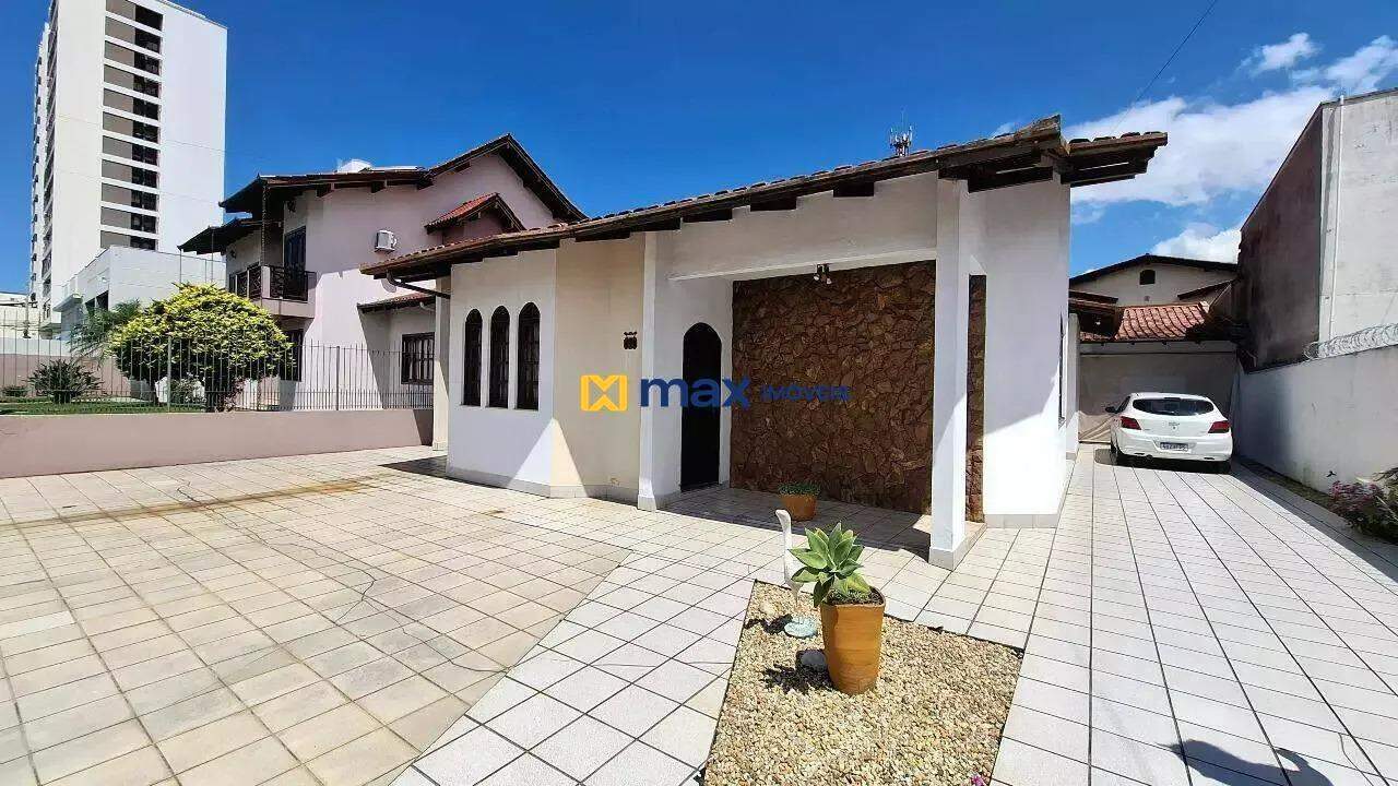 Casa à venda no São João: Fachada