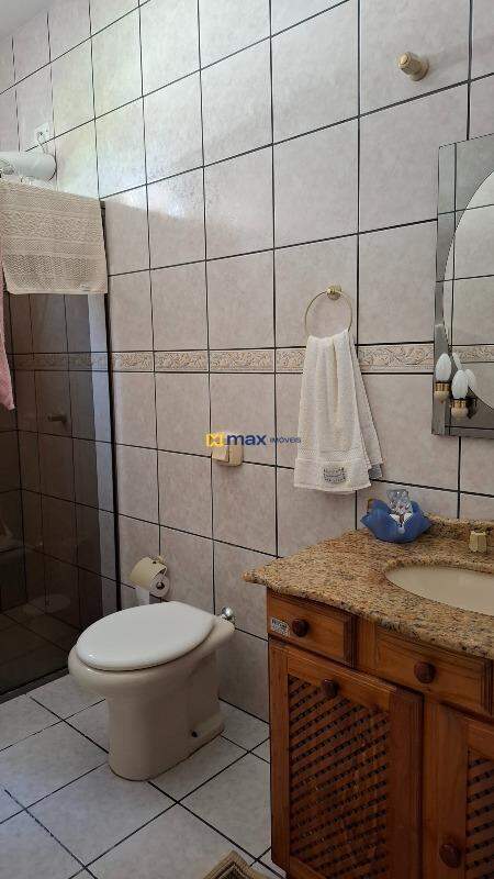 Casa à venda no São João: Banheiro suíte