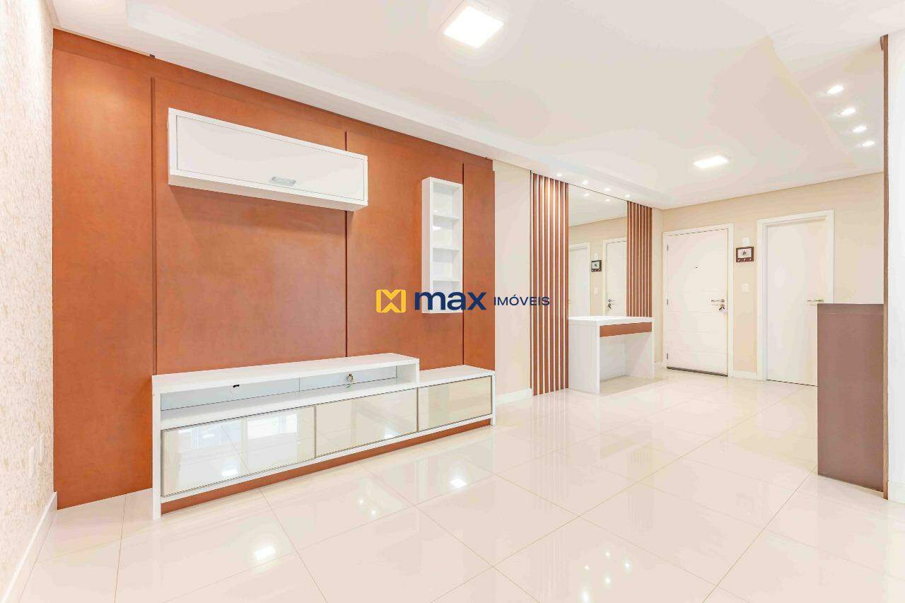 Apartamento à venda no Centro: Sala de estar e TV