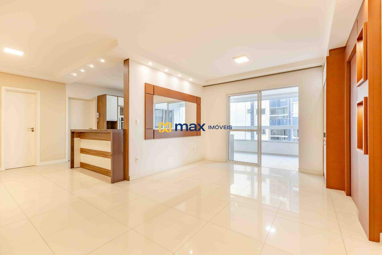 Apartamento à venda no Centro: Sala de estar e TV