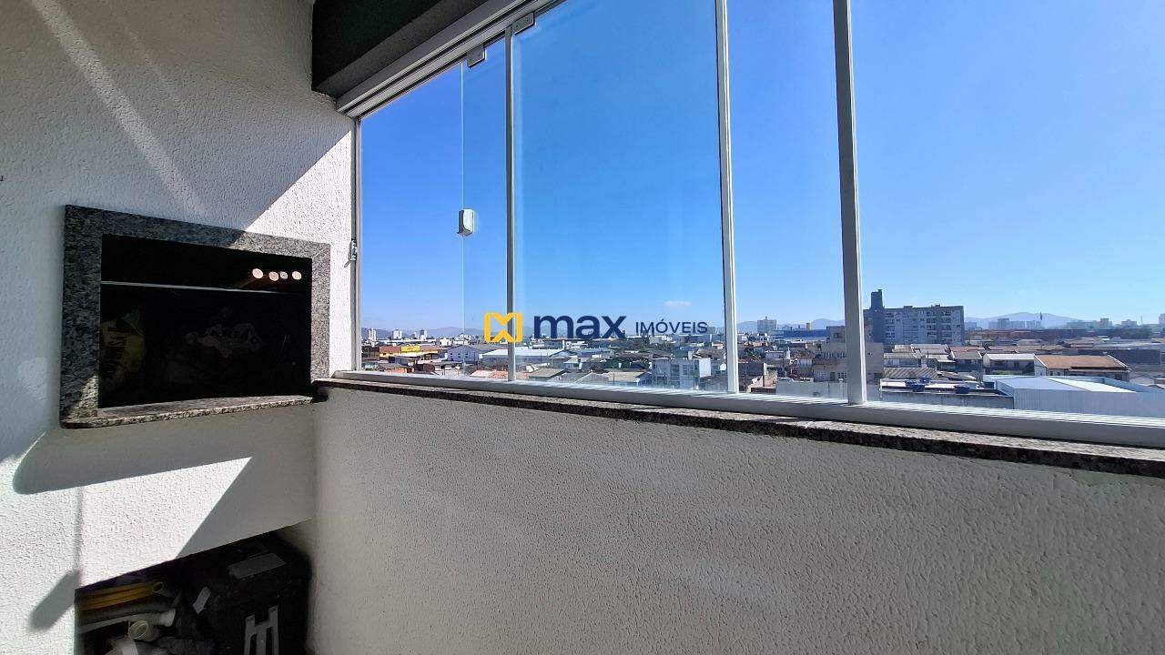 Apartamento à venda no Cidade Nova: Sacada com churrasqueira