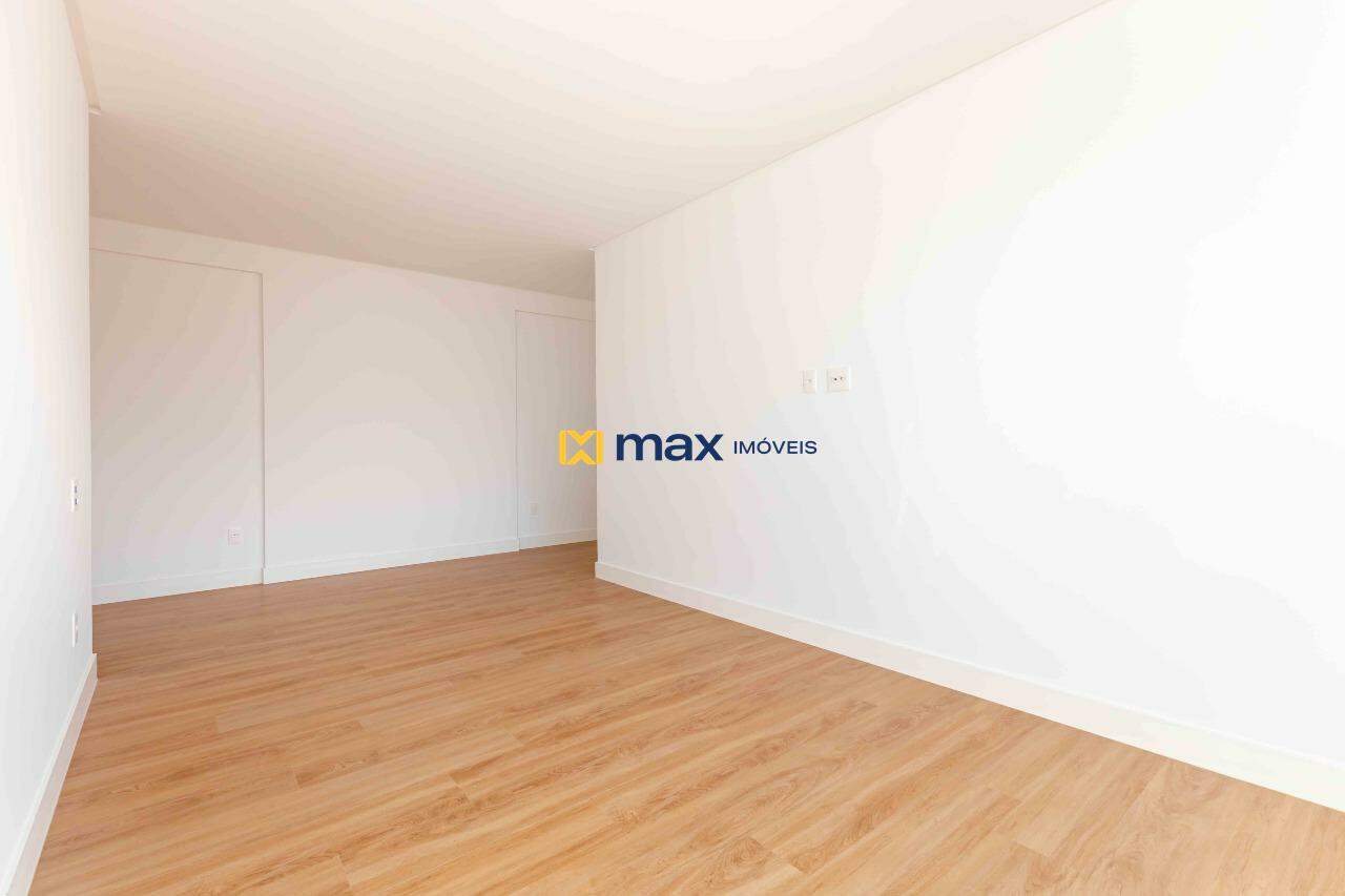 Apartamento à venda no Praia Brava: Suíte 2