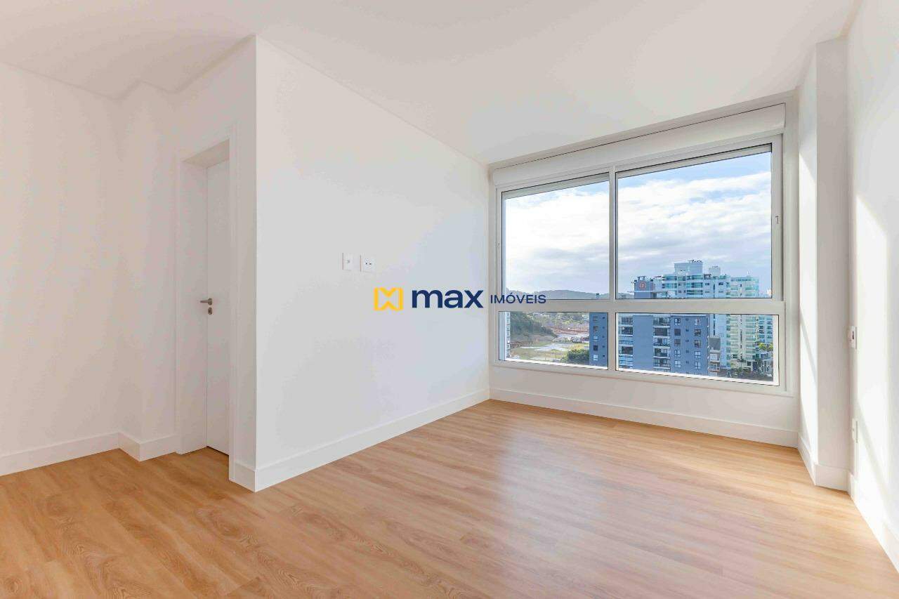 Apartamento à venda no Praia Brava: Suíte 1