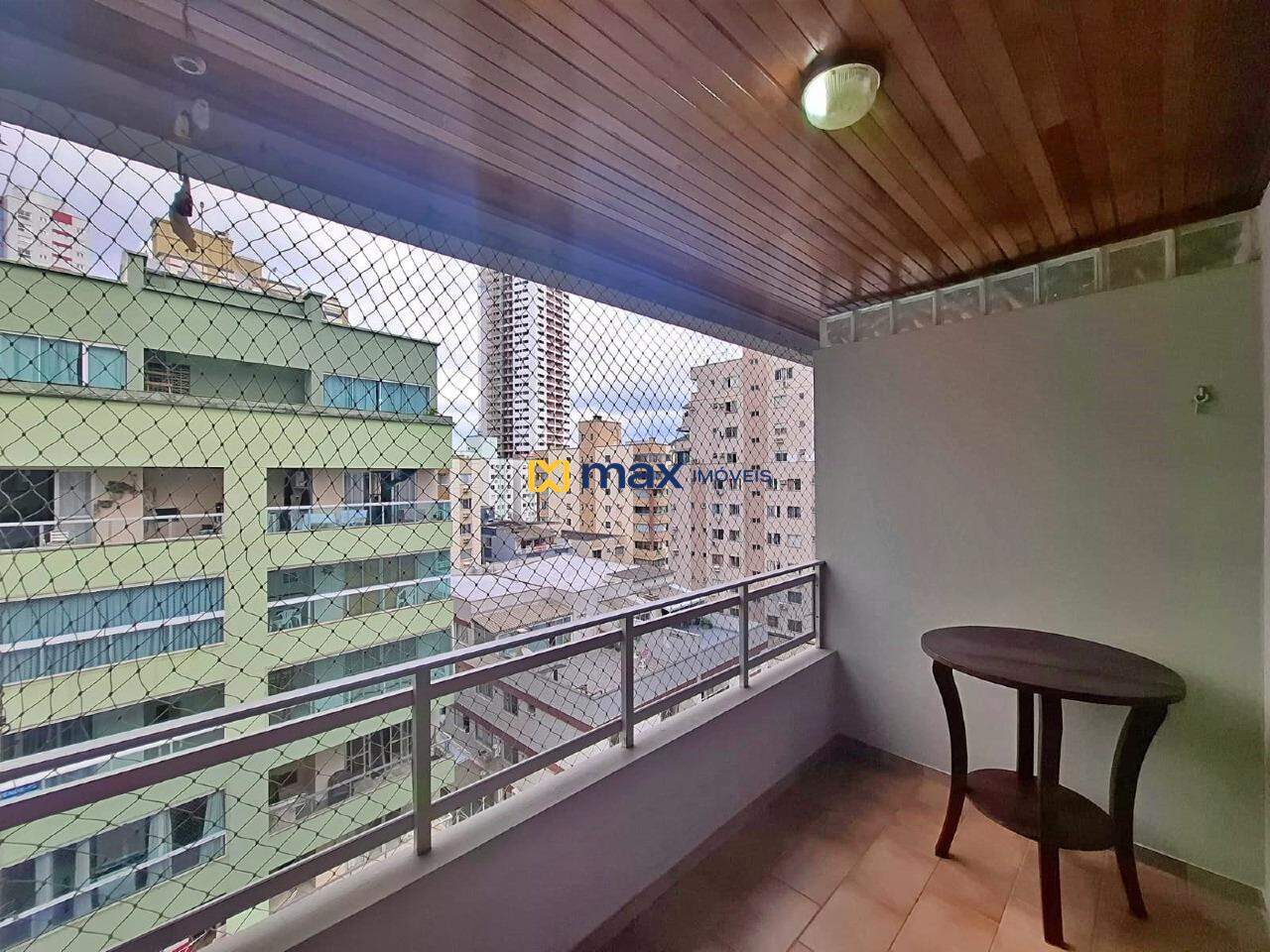 Apartamento para aluguel no Centro: Sacada