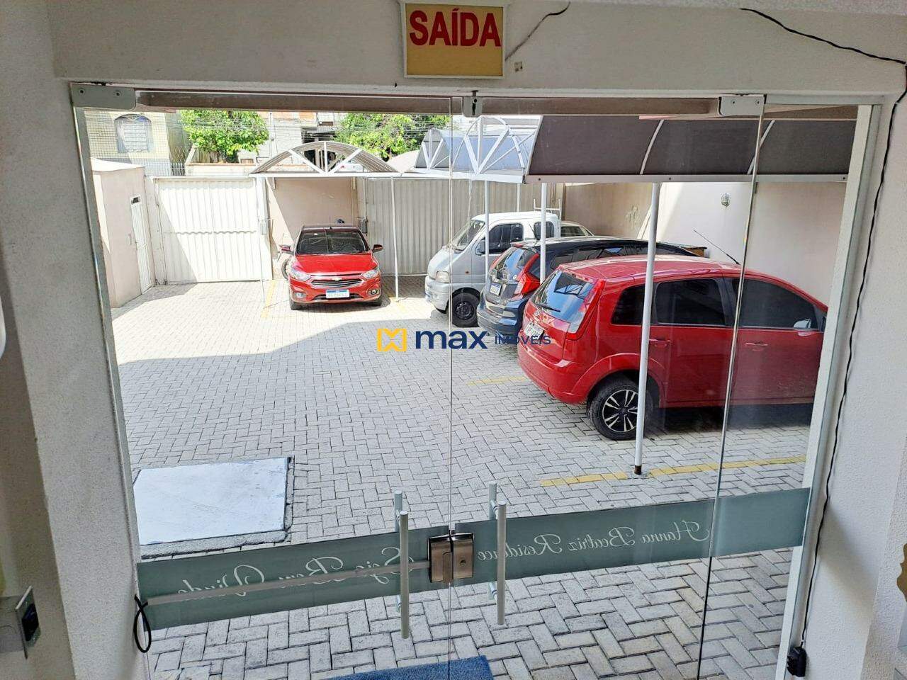 Apartamento à venda no Tabuleiro: Entrada do prédio