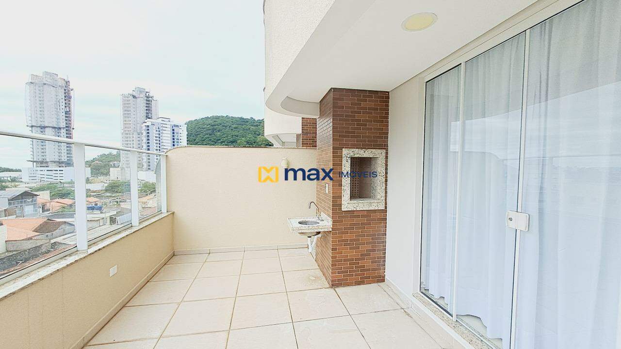 Apartamento à venda no Fazenda: Terraço privativo